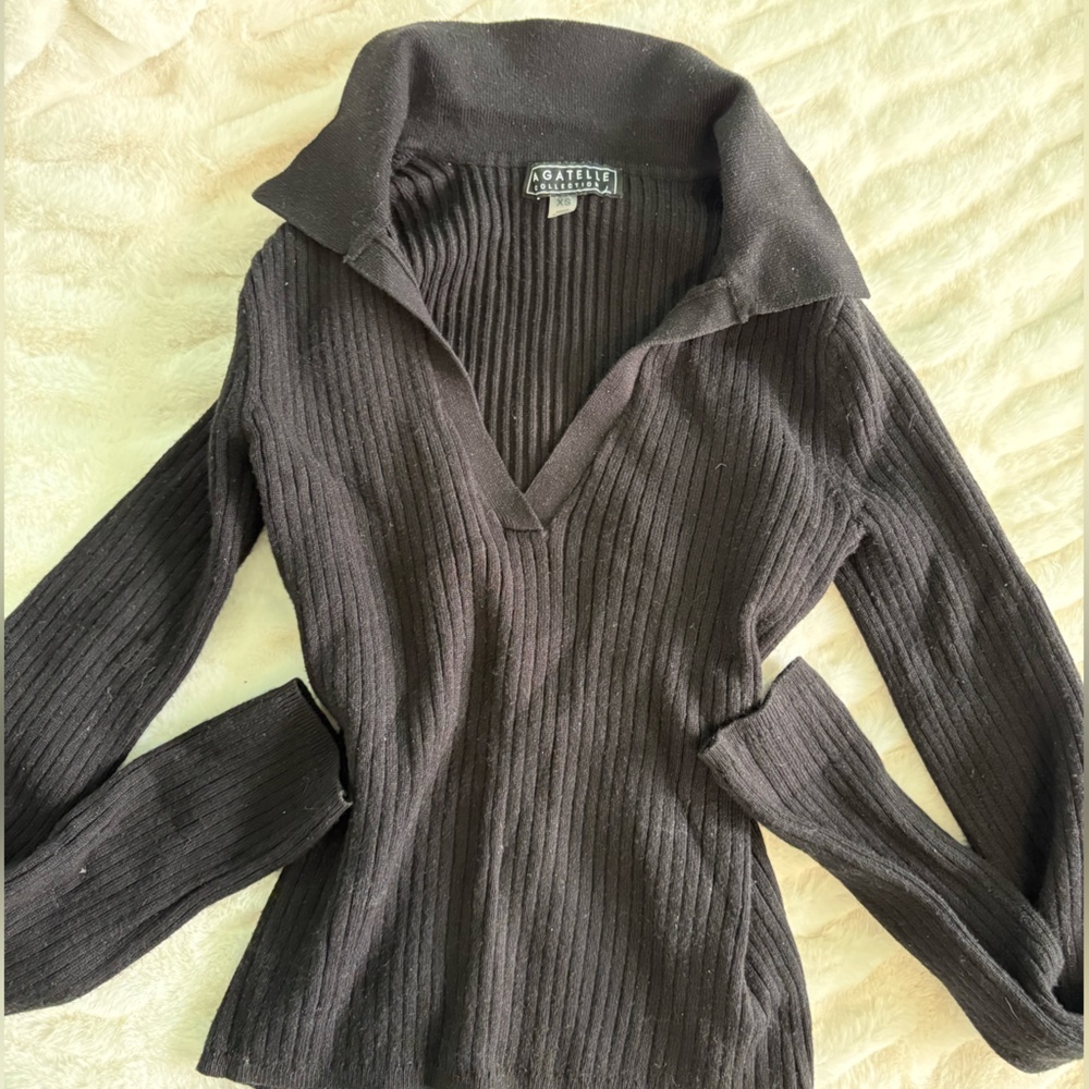 Black collar sweater top size XS Perfect